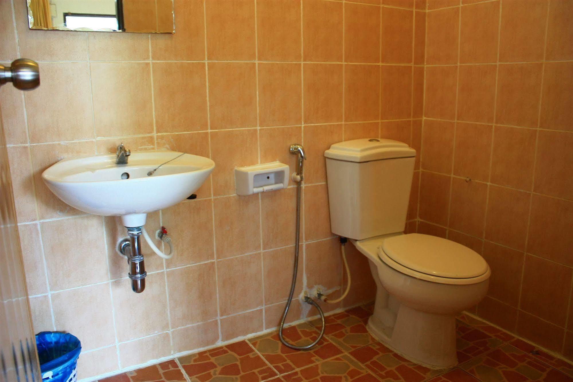 โรงแรมตีฆ้อง - Tri Gong Hotel Chiang Mai Exteriör bild